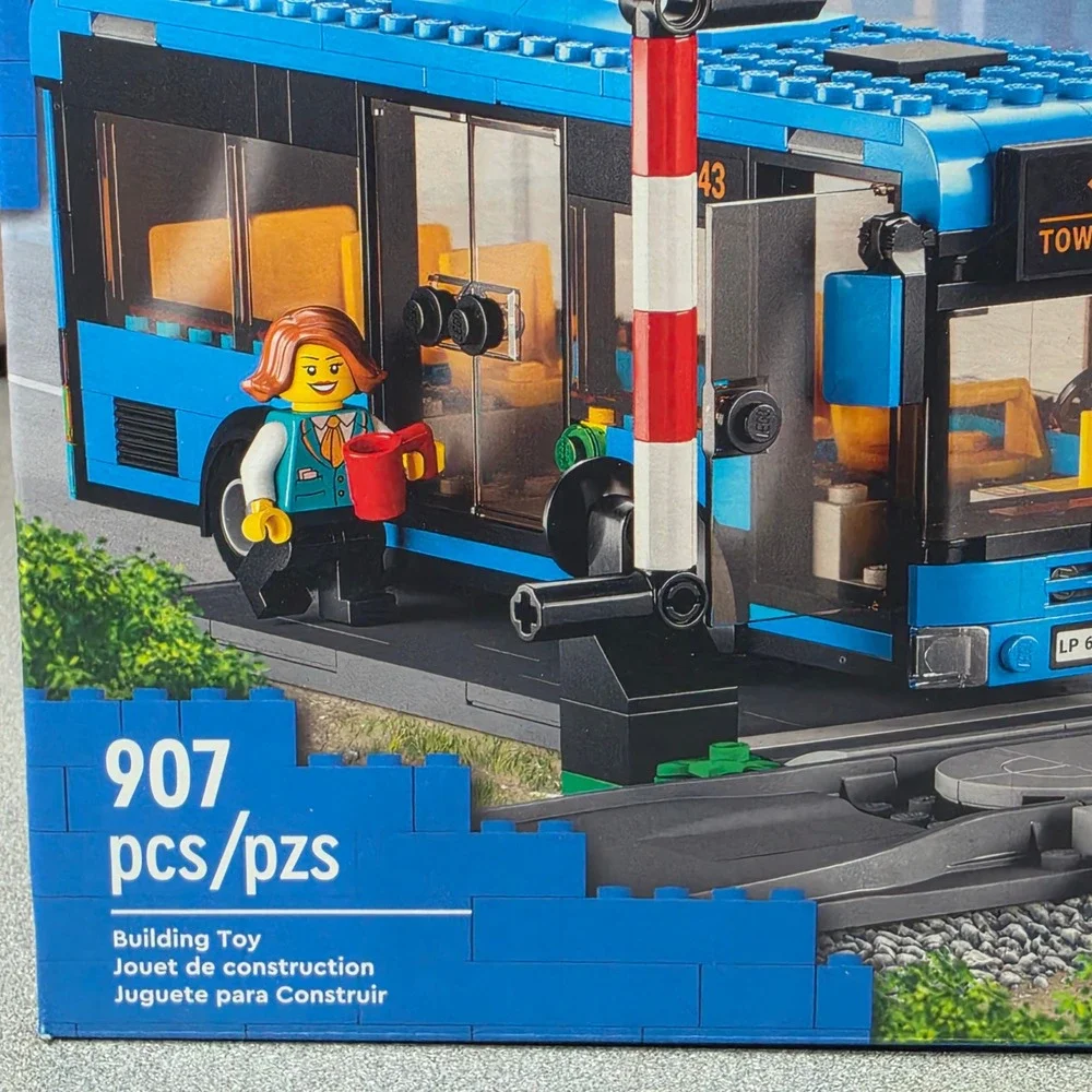 LEGO Train Station 60335 City 907pcs Blue New Sealed Road Plates Bus Truck